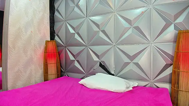 Snapshot of GreciaFox1 chatting on 12.15.25 GreciaFox1 online show from 12.15.25