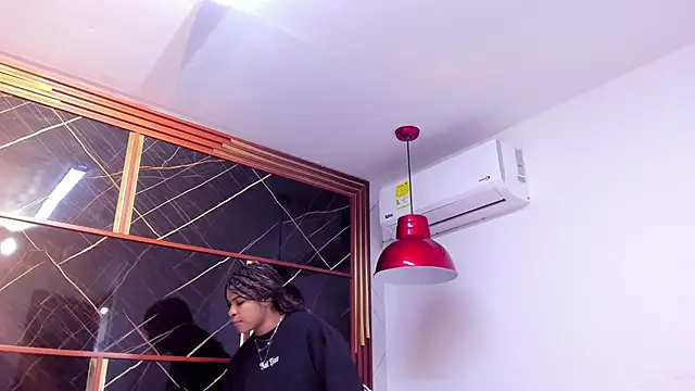 HannyThompson online show from 09.26.25