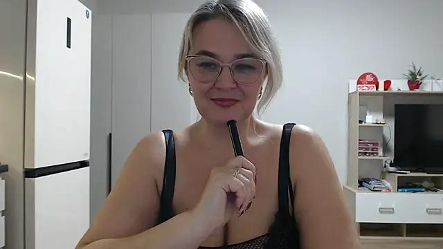 EleanoraDream online show from 04.24.26