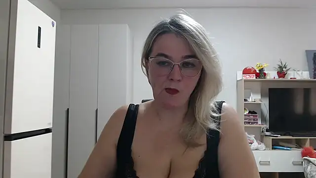 EleanoraDream online show from 04.30.26
