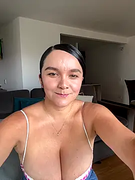 Snapshot of Nova_Gabriela chatting on 10.01.25 Nova Gabriela online show from 10.01.25