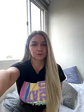 Snapshot of Nova_Gabriela chatting on 11.30.25 Nova Gabriela online show from 11.30.25