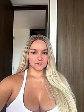 Snapshot of Nova_Gabriela chatting on 12.04.25 Nova Gabriela online show from 12.04.25