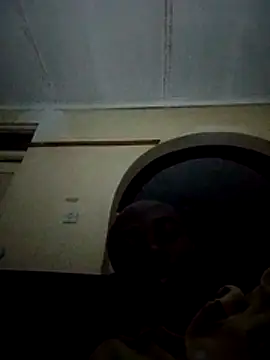 Snapshot of 92donis chatting on 10.21.25 92donis online show from 10.21.25