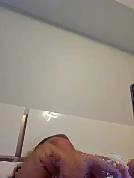 Snapshot of cubanitofeliz40 chatting on 09.15.25 cubanitofeliz40 online show from 09.15.25