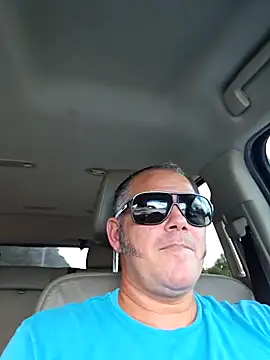 Snapshot of cubanitofeliz40 chatting on 10.27.25 cubanitofeliz40 online show from 10.27.25