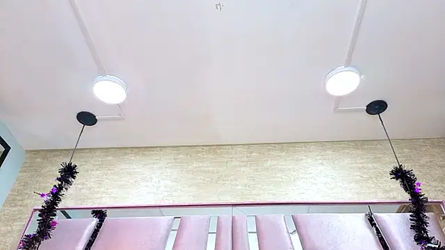 ThaliaCross online show from 11.22.25