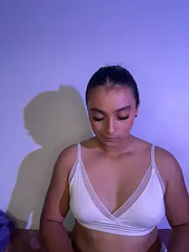 Snapshot of nicolexxaleja chatting on 05.29.26 nicolexxaleja online show from 05.29.26