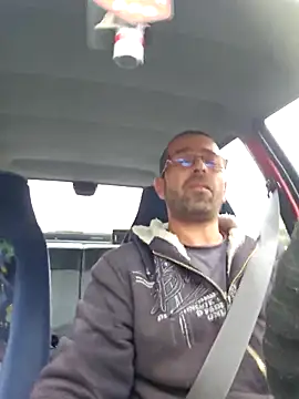 Snapshot of Thomas043 chatting on 11.08.25 Thomas043 online show from 11.08.25