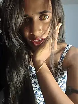 cute radhikaa online show from 09.22.25