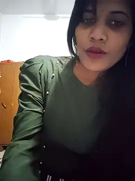 cute radhikaa online show from 11.03.25