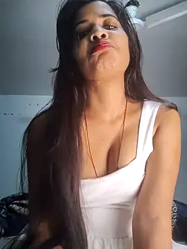 Snapshot of cute_radhikaa chatting on 02.08.26 cute radhikaa online show from 02.08.26