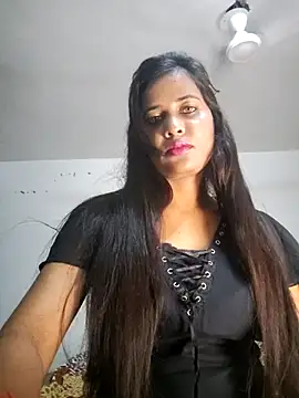 cute radhikaa online show from 04.11.26