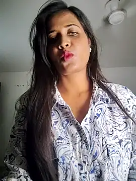 cute radhikaa online show from 04.12.26