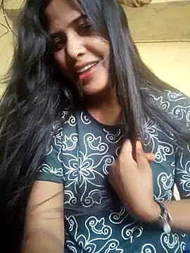 cute radhikaa online show from 05.10.26