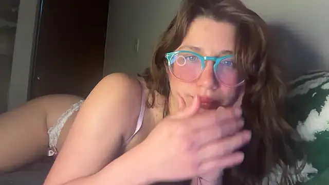 Snapshot of Meowkillah13 chatting on 12.20.25 Meowkillah13 online show from 12.20.25