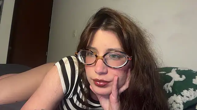 Snapshot of Meowkillah13 chatting on 12.22.25 Meowkillah13 online show from 12.22.25