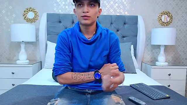 ZoeKrug online show from 10.24.25