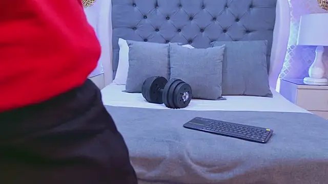 ZoeKrug online show from 12.01.25