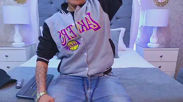 ZoeKrug online show from 12.05.25