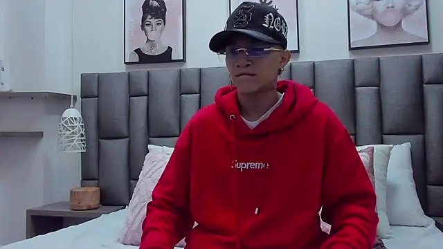 ZoeKrug online show from 02.27.26