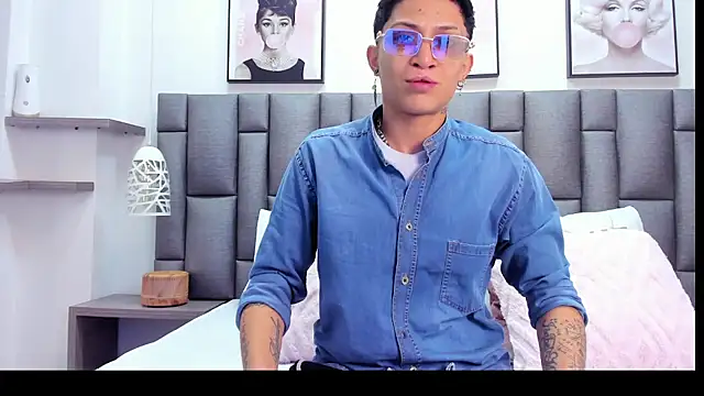 ZoeKrug online show from 03.05.26