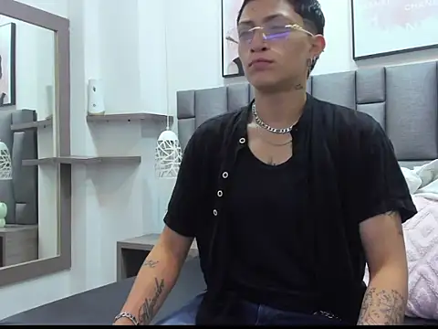 ZoeKrug online show from 03.14.26