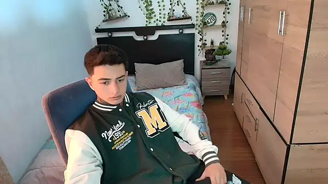 Snapshot of santii_ss chatting on 07.14.26 santii ss online show from 07.14.26