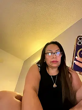 Snapshot of SamyHot2025 chatting on 01.14.26 SamyHot2025 online show from 01.14.26