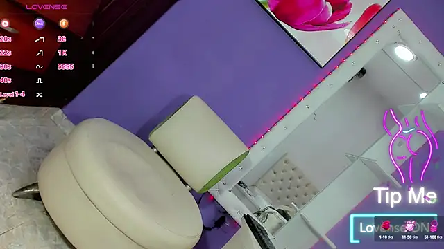 Snapshot of Valentina_Horny777 chatting on 10.10.25 Valentina Horny777 online show from 10.10.25