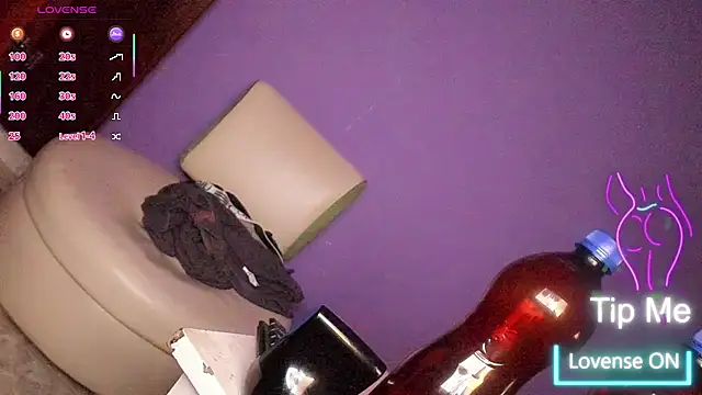 Snapshot of Valentina_Horny777 chatting on 11.15.25 Valentina Horny777 online show from 11.15.25