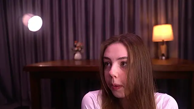 Snapshot of AftonChappel chatting on 11.18.25 AftonChappel online show from 11.18.25