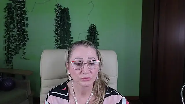 Habibi Honeyy online show from 10.22.25