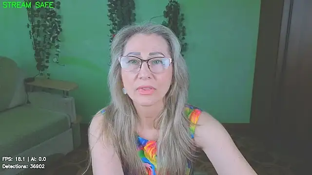 Snapshot of Habibi_Honeyy chatting on 06.16.26 Habibi Honeyy online show from 06.16.26