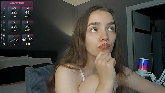 Snapshot of sweete_chantal chatting on 06.17.26 sweete chantal online show from 06.17.26