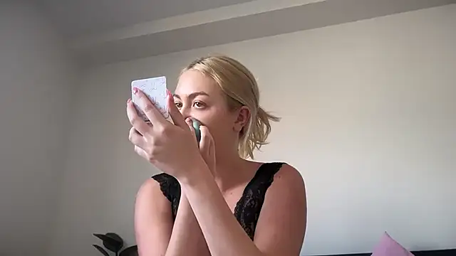Kitty Swetty online show from 05.06.26