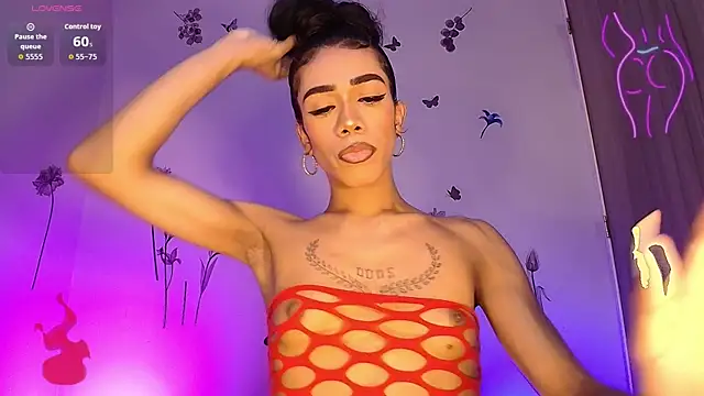 Snapshot of Barbydominant_fetish chatting on 10.18.25 Barbydominant fetish online show from 10.18.25