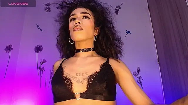 Snapshot of Barbydominant_fetish chatting on 10.22.25 Barbydominant fetish online show from 10.22.25