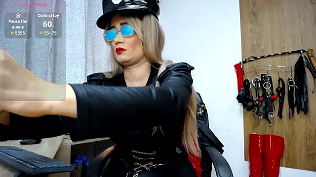 KristhalRasmussel online show from 11.22.25