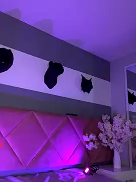 Bella Williiams online show from 12.15.25