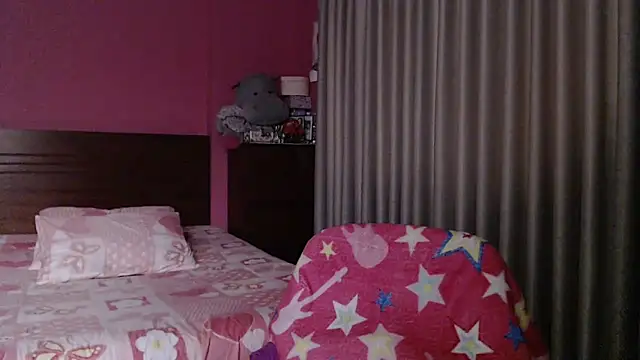 Snapshot of ConnieMagic chatting on 10.18.25 ConnieMagic online show from 10.18.25