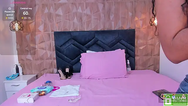 Gia Scott online show from 12.04.25