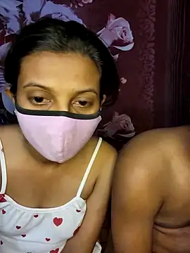 Snapshot of horny_coupl chatting on 10.29.25 horny coupl online show from 10.29.25