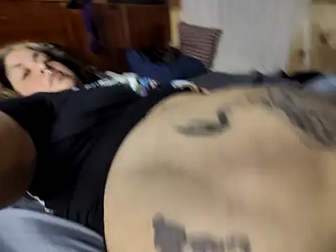 Snapshot of Lulagoticulona chatting on 03.25.26 Lulagoticulona online show from 03.25.26