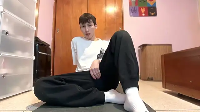 Snapshot of DylanNewell chatting on 12.14.25 DylanNewell online show from 12.14.25