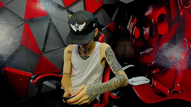 StraightBoy Nick online show from 11.22.25