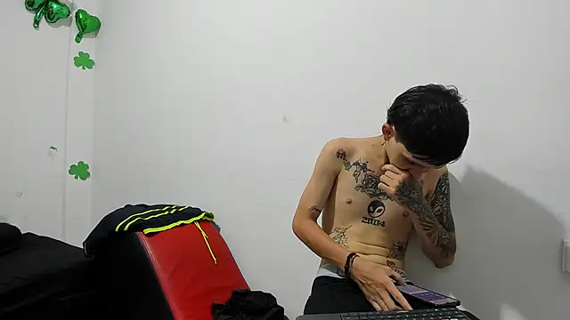 StraightBoy Nick online show from 04.26.26