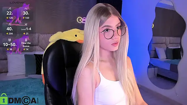 Arinextdoor online show from 10.18.25