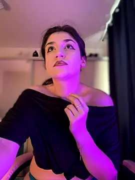 Snapshot of ScarletBloom_ chatting on 09.30.25 ScarletBloom  online show from 09.30.25