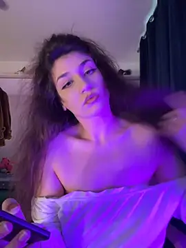 Snapshot of ScarletBloom_ chatting on 10.02.25 ScarletBloom  online show from 10.02.25